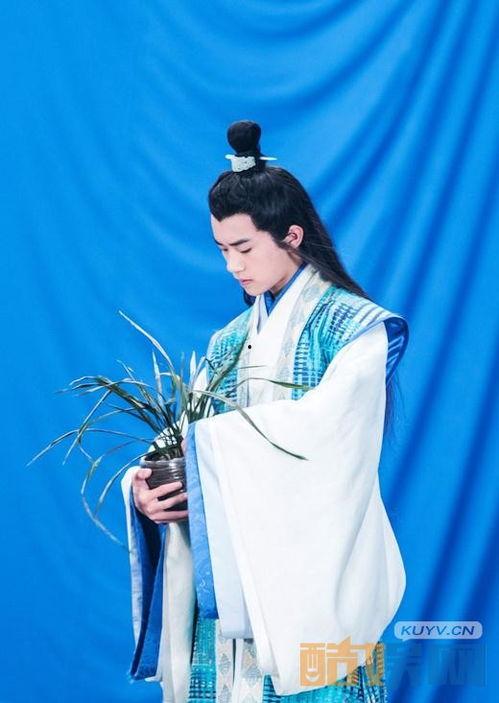 易烊千玺思美人照片